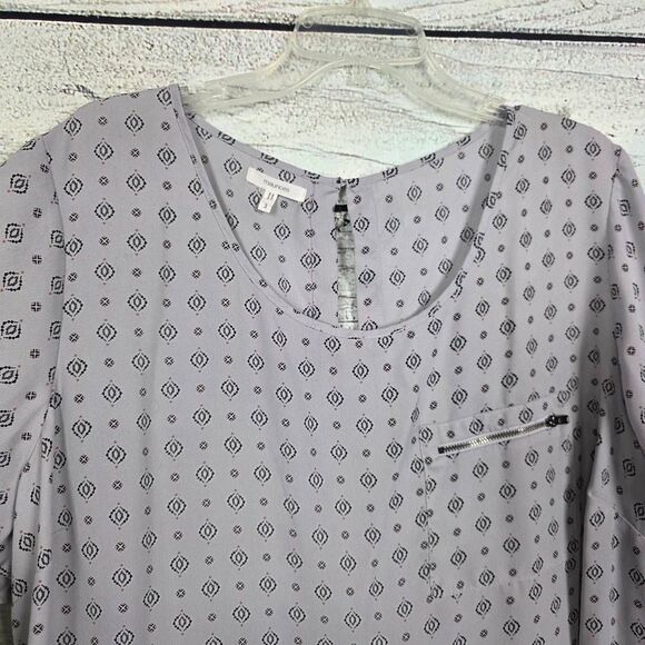 Maurices Geo Print Short Sleeve Top Size 3x Plus - Picture 2 of 8